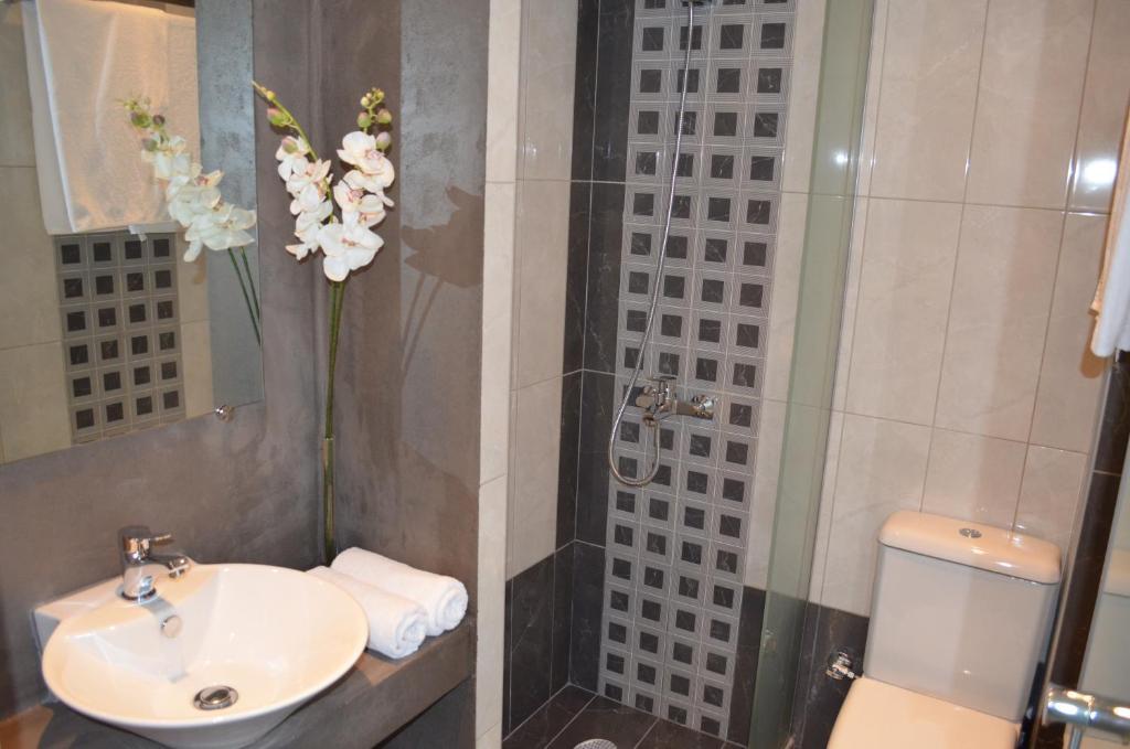 Galaxy City Hotel Limenas  Bilik gambar